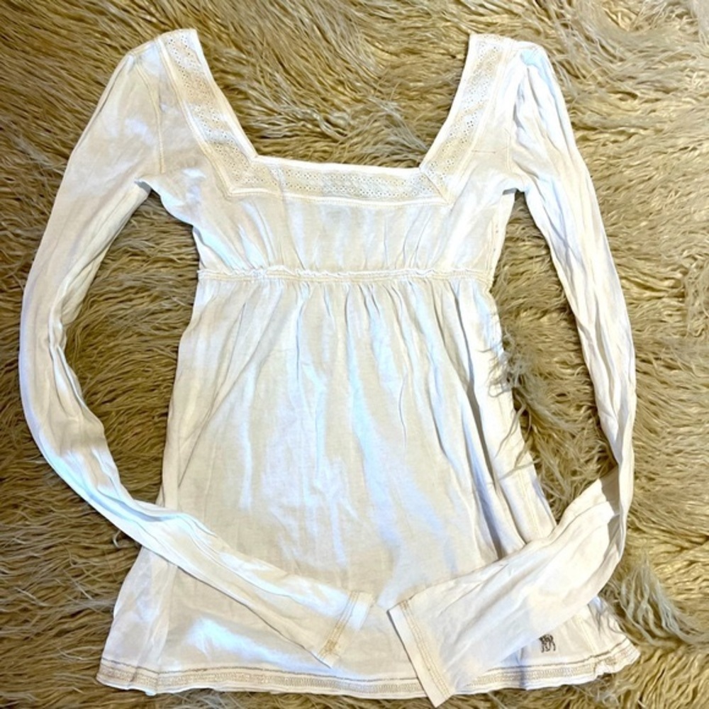 COPY - Abercrombie & Fitch long sleeve babydoll top.